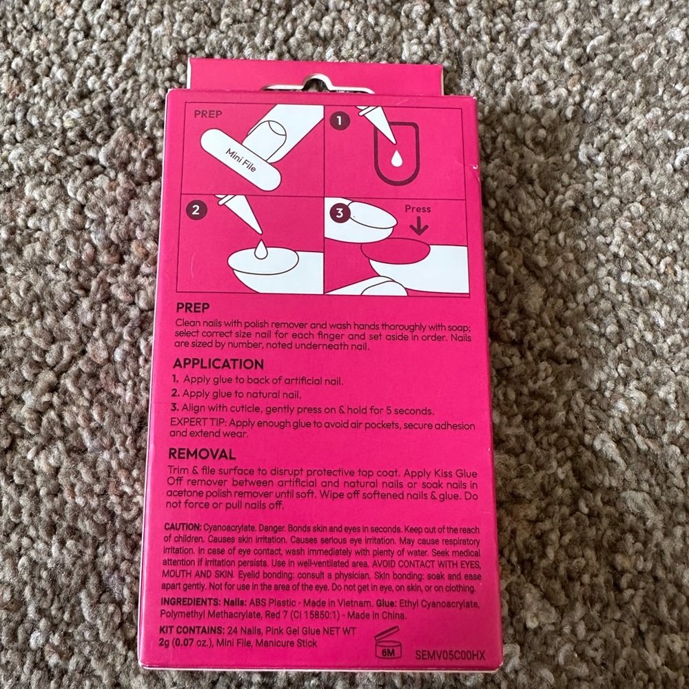 Kiss glow in the dark Halloween Nail Kit new unopened. - Picture 2 of 3